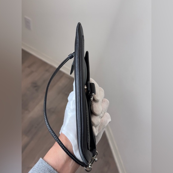 Coach Vintage Bleecker Wristlet EUC - Picture 11 of 12